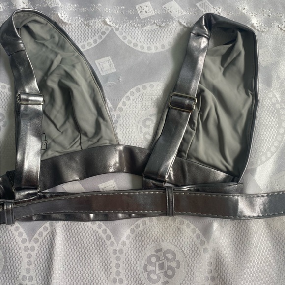 Oh Polly silver bikini top - Picture 2 of 4